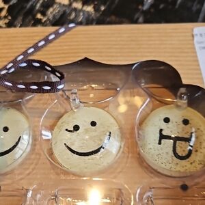 New With Tags Set Of 6  Pottery Barn Emoticon Cream  Black Wine Charms Set